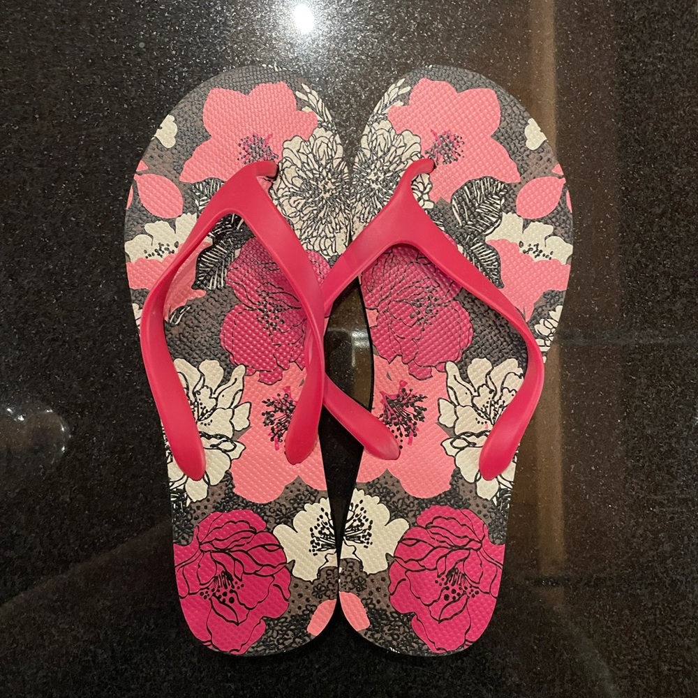 Vera Bradley Mocha Rouge Flip-Flops Size 9-10